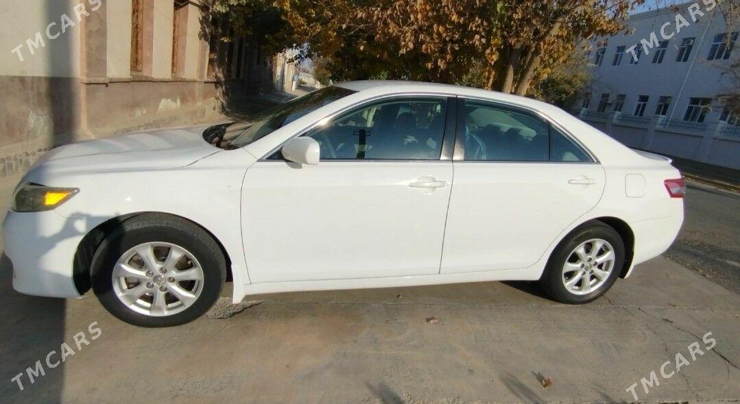 Toyota Camry 2010 - 200 000 TMT - Мары - img 5