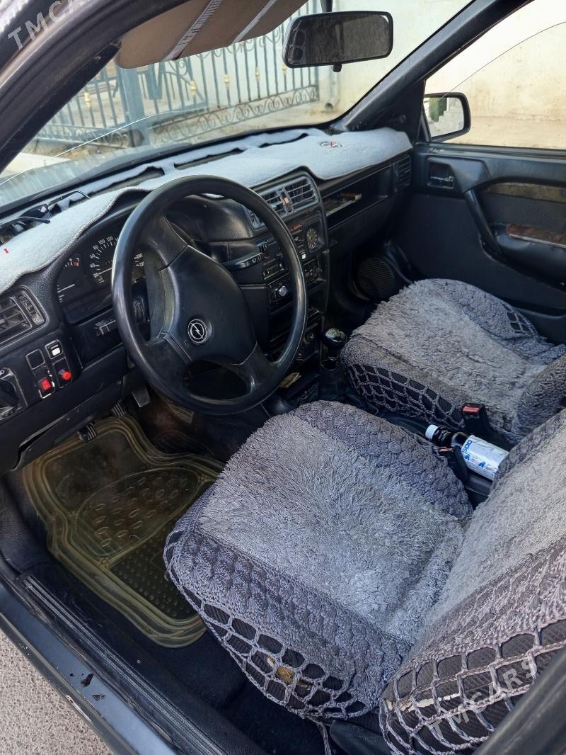 Opel Vectra 1991 - 35 000 TMT - Мургап - img 4