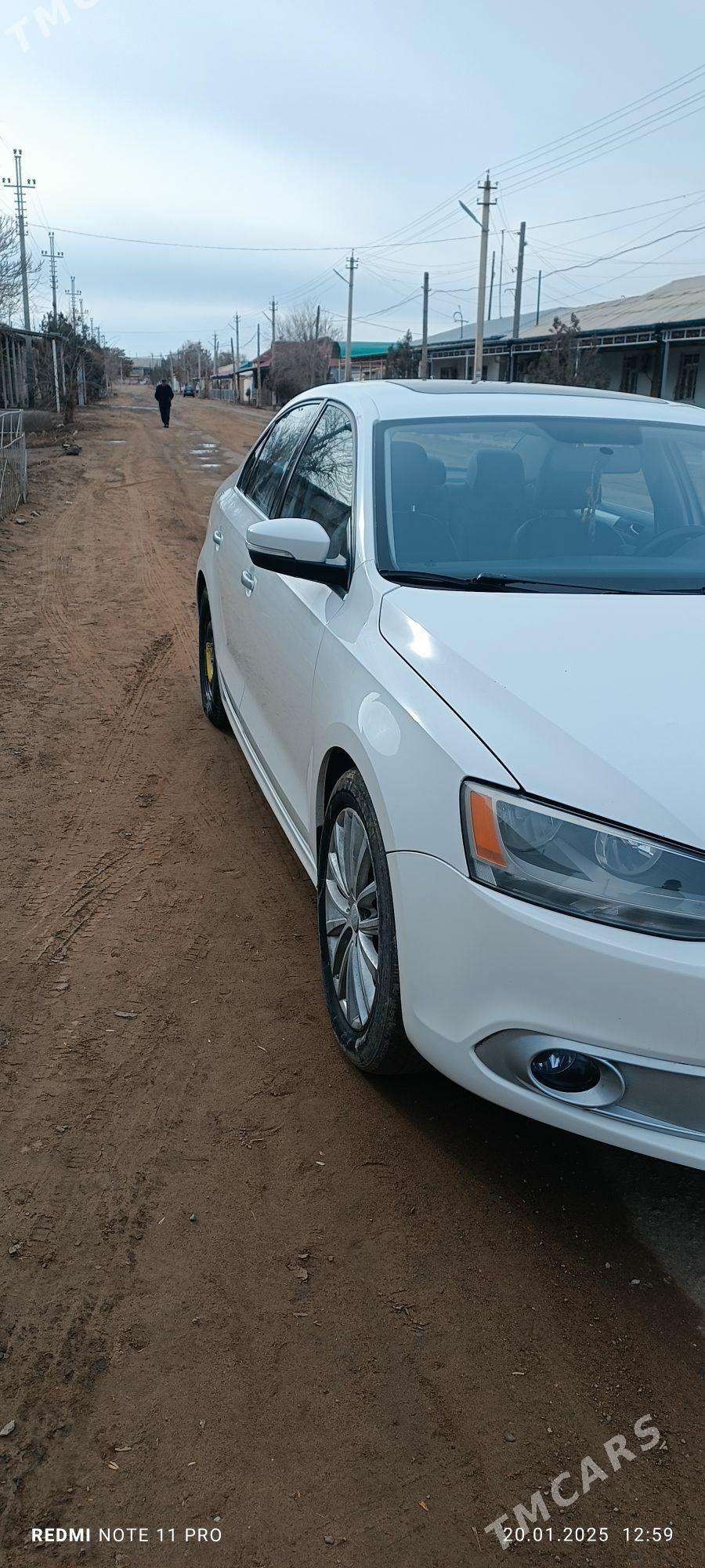 Volkswagen Jetta 2011 - 140 000 TMT - Gurbansoltan Eje - img 3