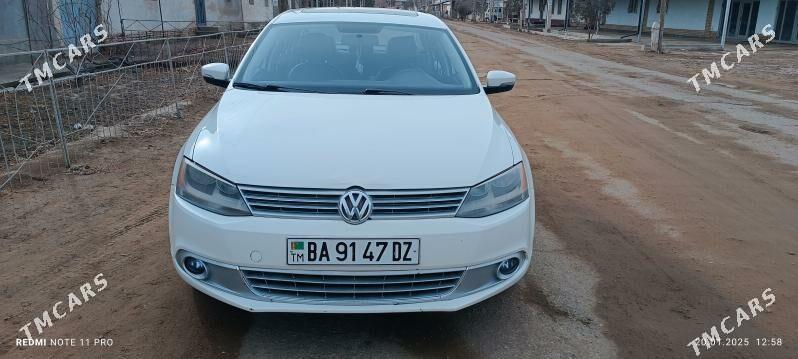 Volkswagen Jetta 2011 - 140 000 TMT - Gurbansoltan Eje - img 1