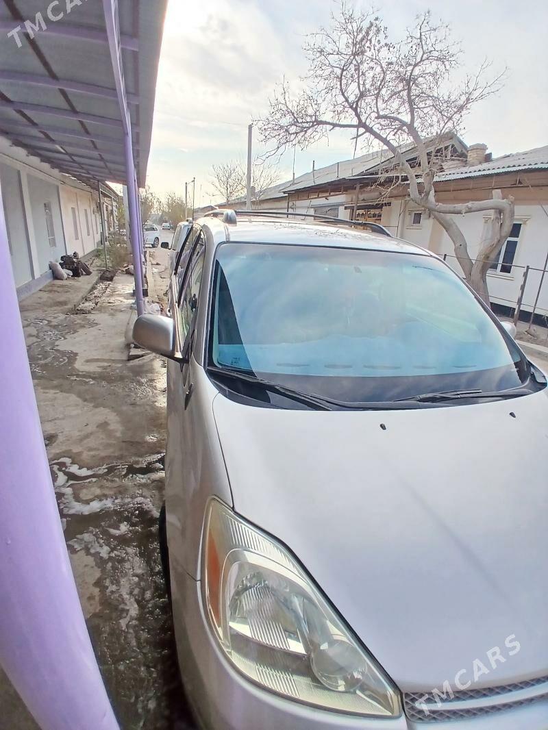 Toyota Sienna 2005 - 240 000 TMT - Дашогуз - img 4