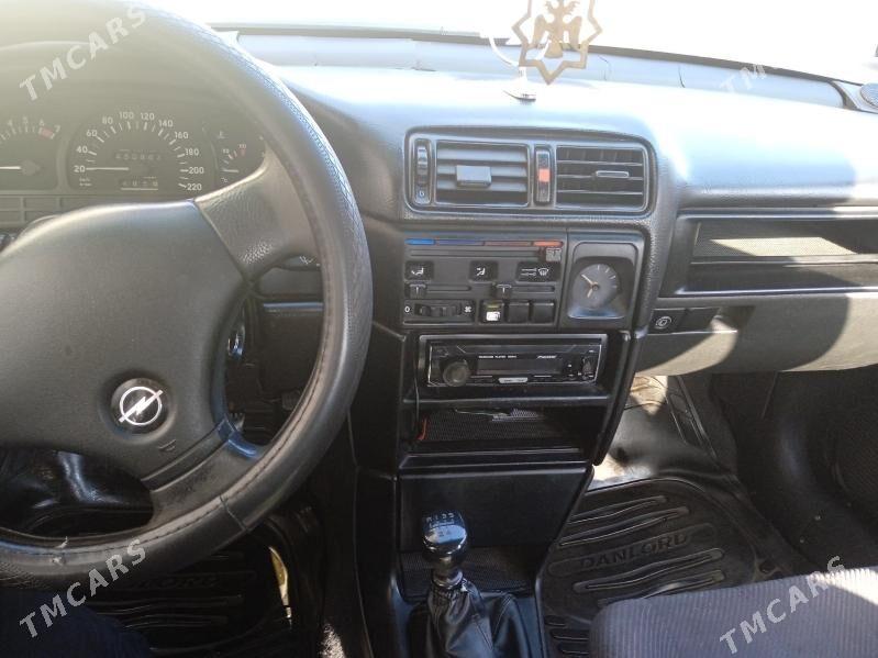 Opel Vectra 1990 - 33 000 TMT - Мары - img 8