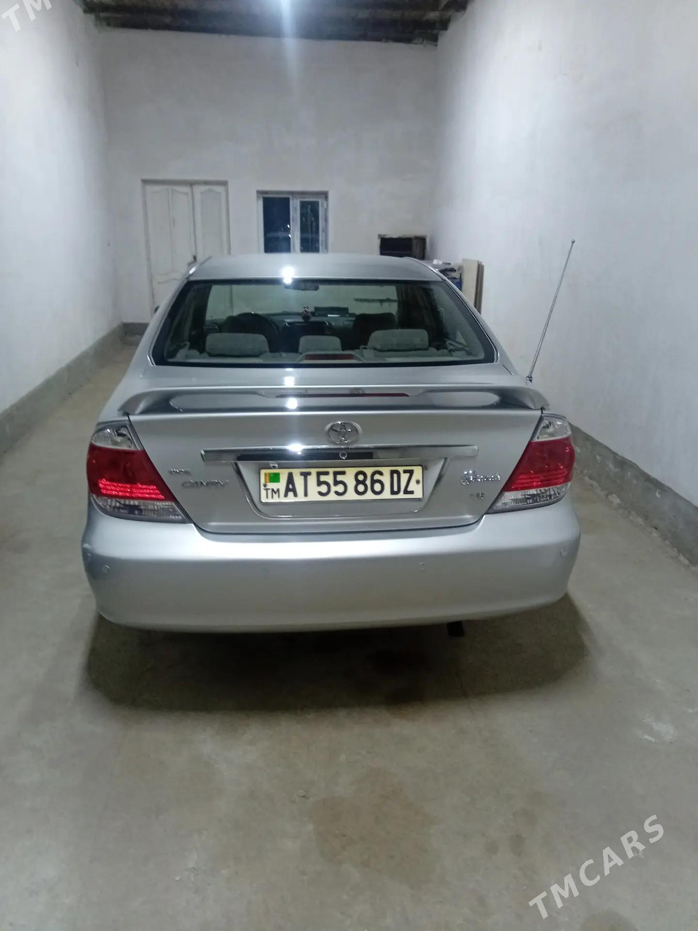 Toyota Camry 2004 - 180 000 TMT - Дашогуз - img 2