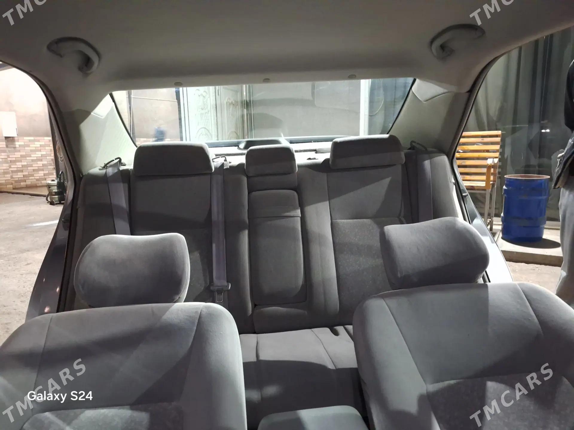 Toyota Camry 2004 - 180 000 TMT - Дашогуз - img 9