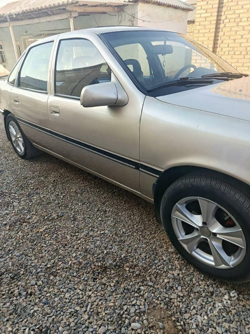 Opel Vectra 1992 - 35 000 TMT - Векильбазар - img 1