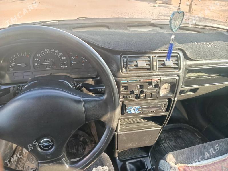 Opel Vectra 1992 - 35 000 TMT - Векильбазар - img 4