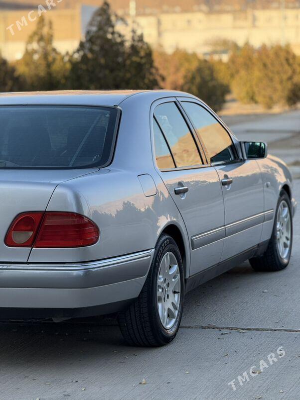 Mercedes-Benz E55 AMG 2000 - 125 000 TMT - Балканабат - img 3