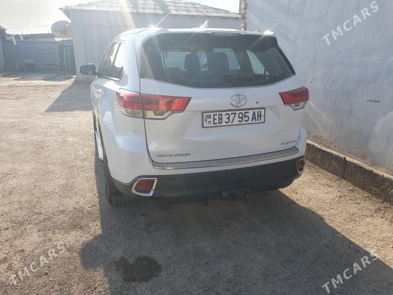 Toyota Highlander 2019 - 480 000 TMT - Теджен - img 2