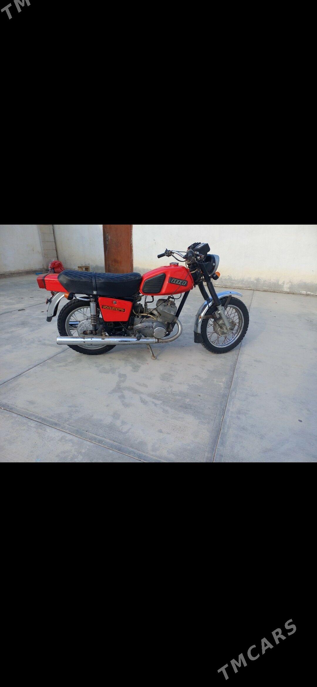 Iž Ýupiter 1989 - 11 000 TMT - Гёкдепе - img 1