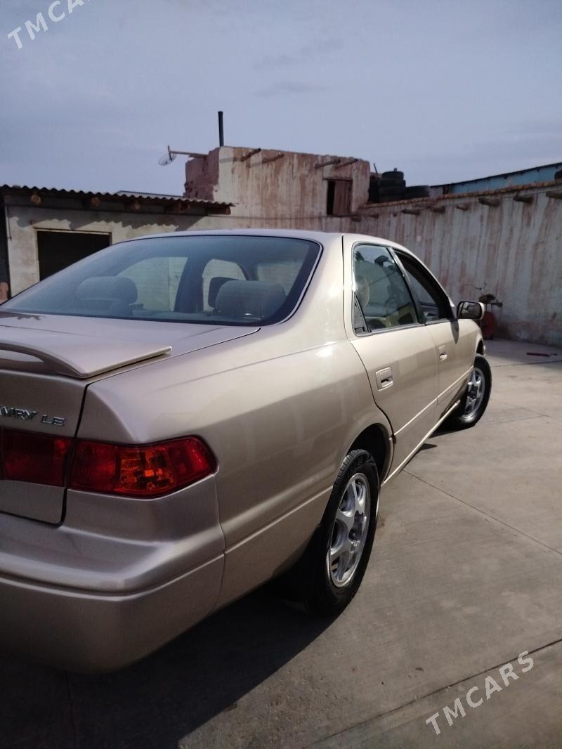 Toyota Camry 1999 - 130 000 TMT - Дашогуз - img 3