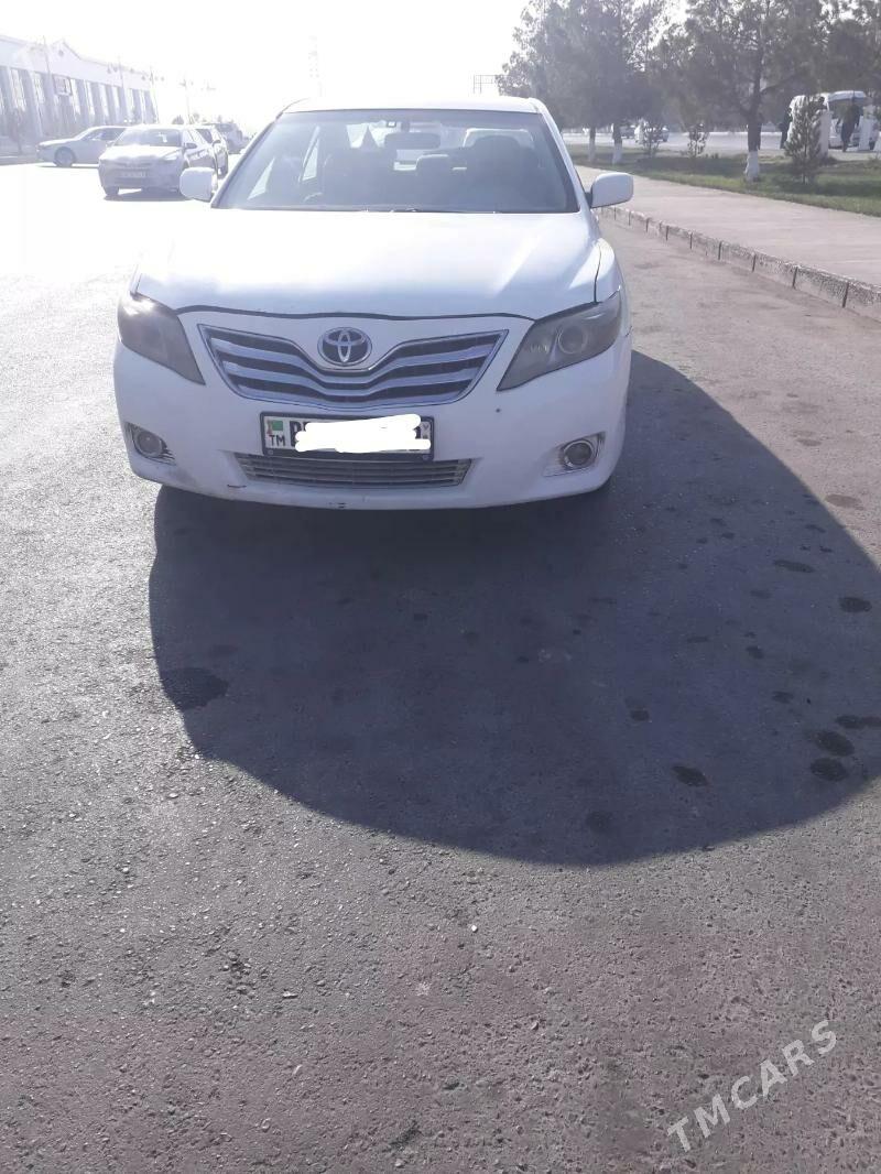 Toyota Camry 2010 - 140 000 TMT - Халач - img 3