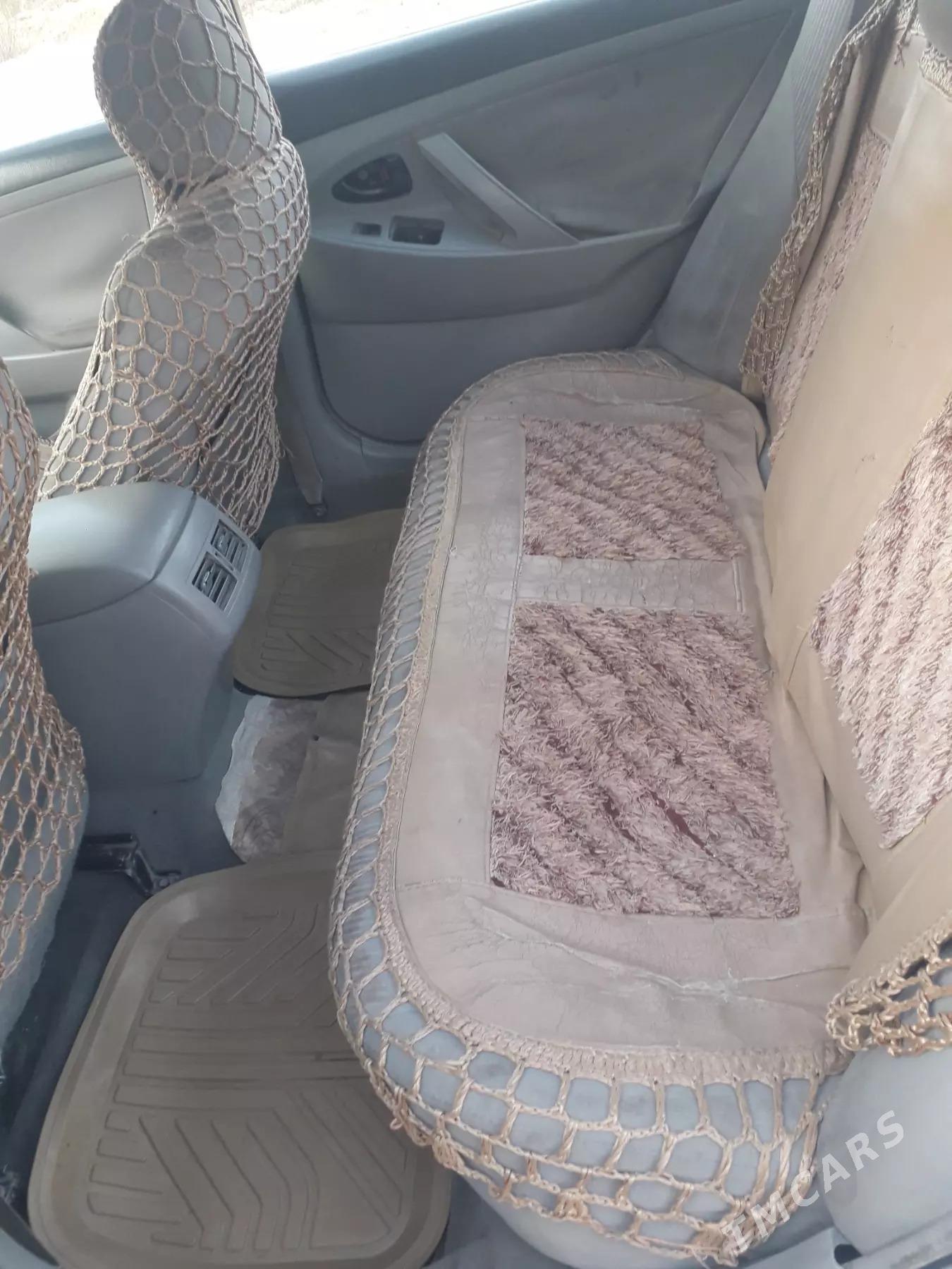 Toyota Camry 2010 - 140 000 TMT - Халач - img 5