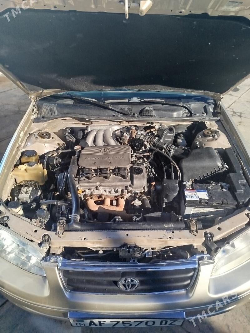 Toyota Camry 1999 - 130 000 TMT - Дашогуз - img 7