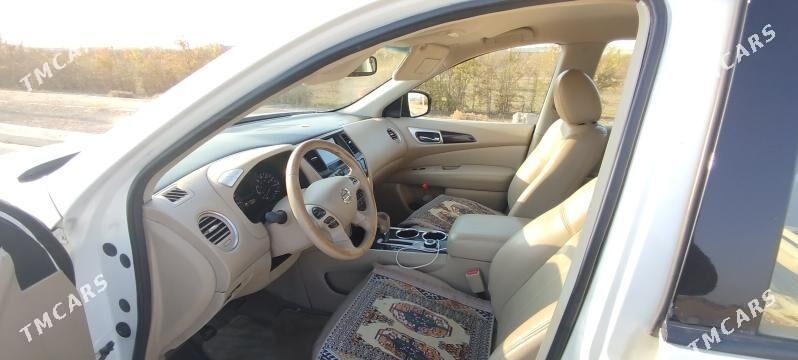 Nissan Pathfinder 2014 - 175 000 TMT - Балканабат - img 6