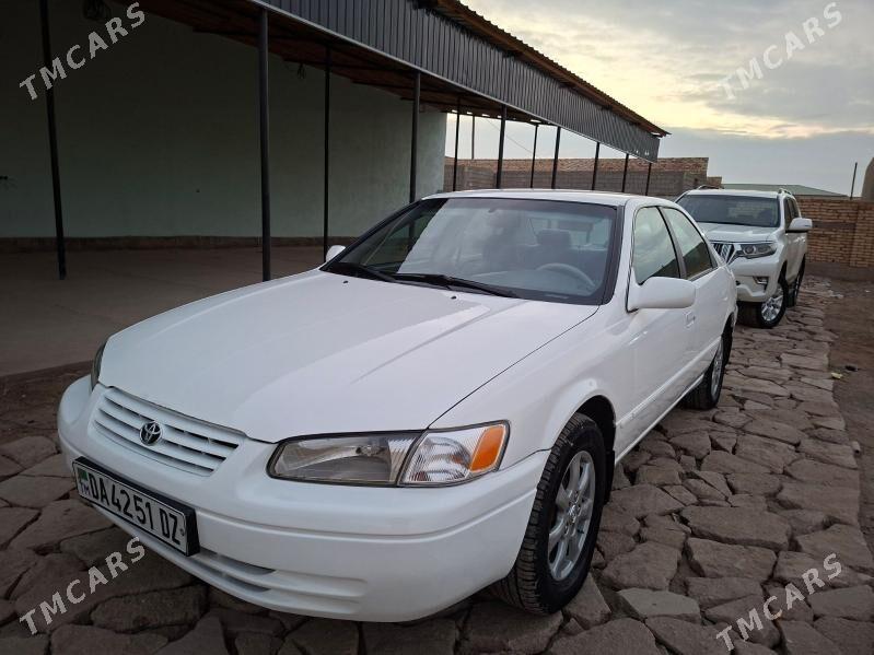 Toyota Camry 1999 - 155 000 TMT - Кёнеургенч - img 1