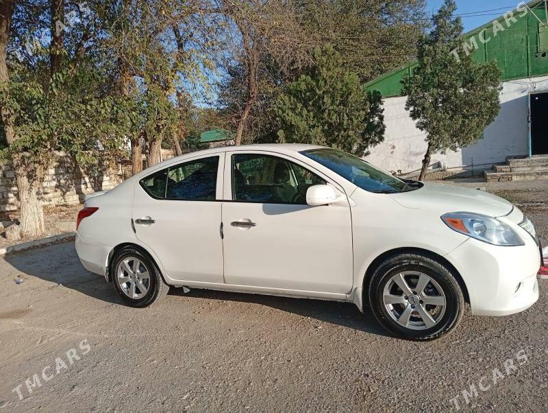 Nissan Versa 2012 - 116 000 TMT - Балканабат - img 3