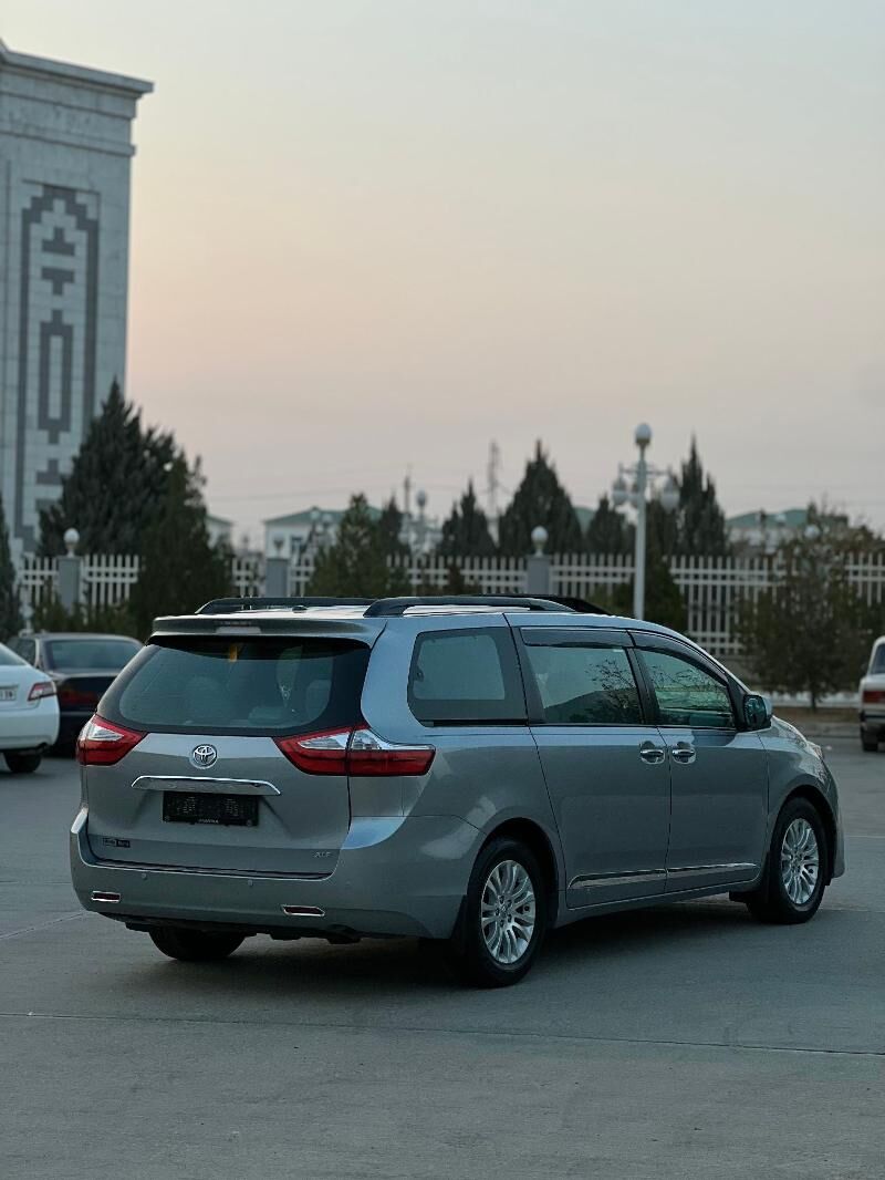 Toyota Sienna 2017 - 410 000 TMT - Балканабат - img 5
