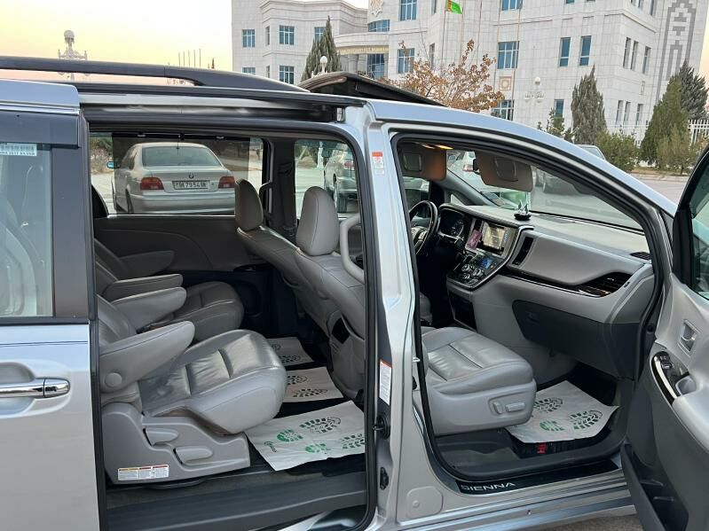 Toyota Sienna 2017 - 410 000 TMT - Балканабат - img 7