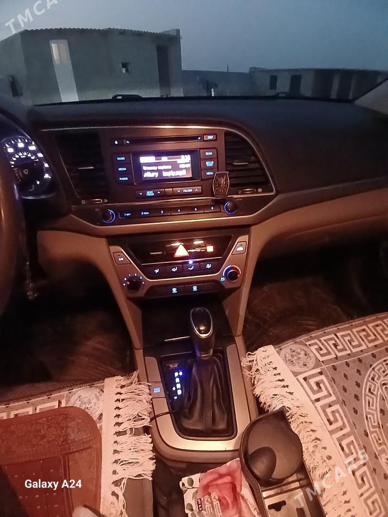Hyundai Elantra 2018 - 200 000 TMT - Бахарден - img 4