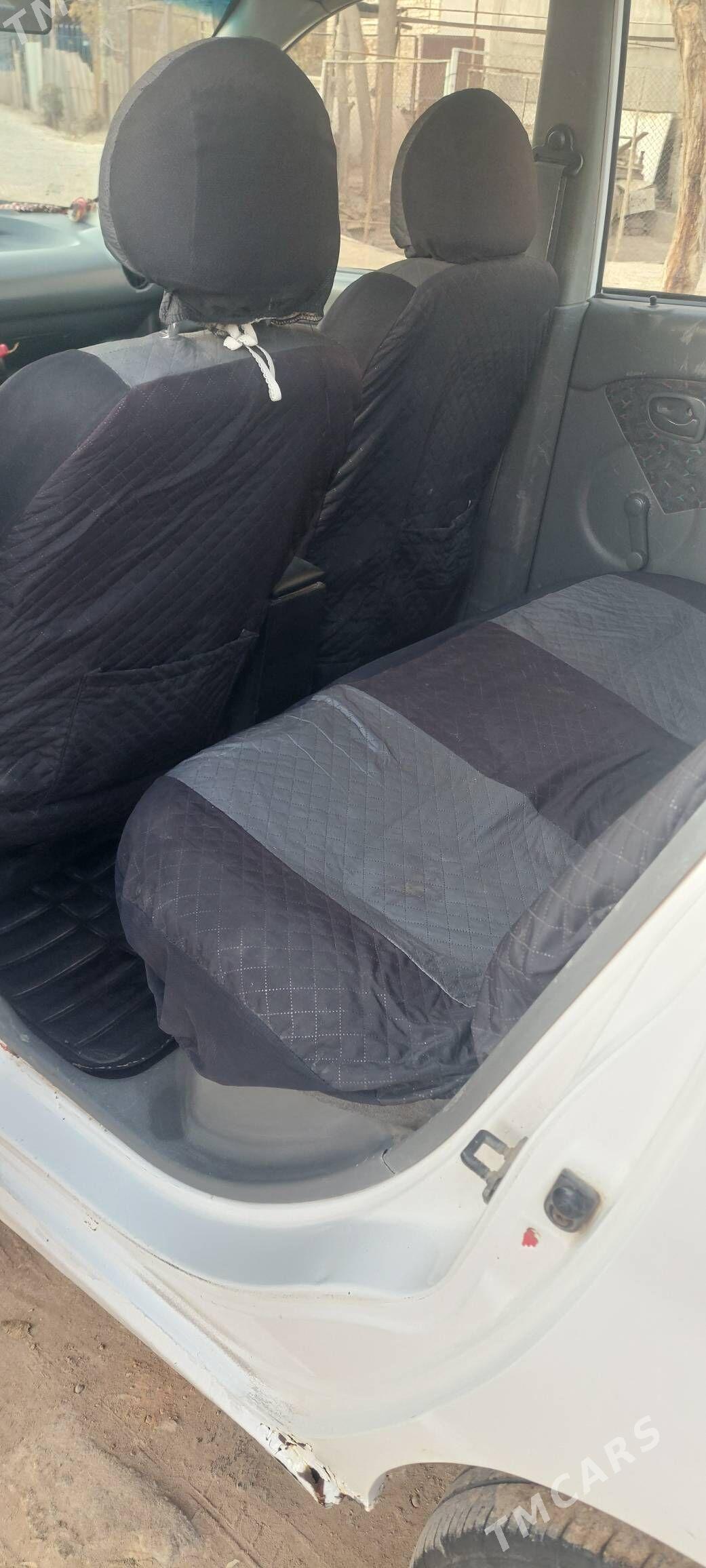 Kia Rio5 2002 - 26 000 TMT - Дашогуз - img 8