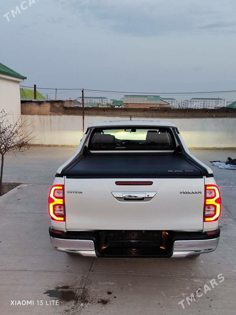 Toyota Hilux 2021 - 590 000 TMT - Aşgabat - img 3