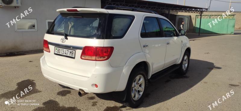 Toyota Fortuner 2006 - 200 000 TMT - Мары - img 4