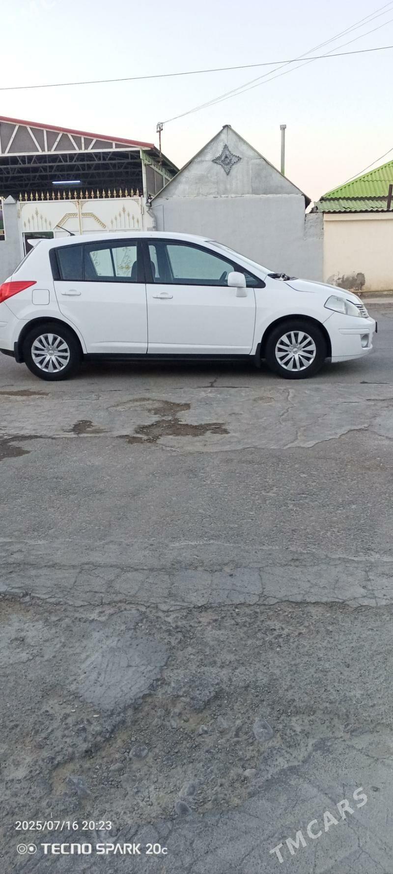 Nissan Versa 2009 - 131 000 TMT - Бузмеин - img 1