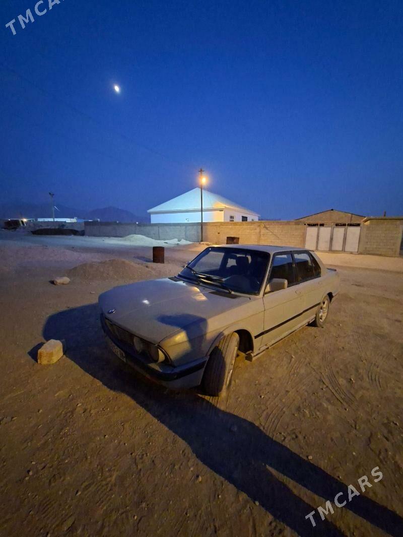 BMW 525 1987 - 26 000 TMT - Балканабат - img 3