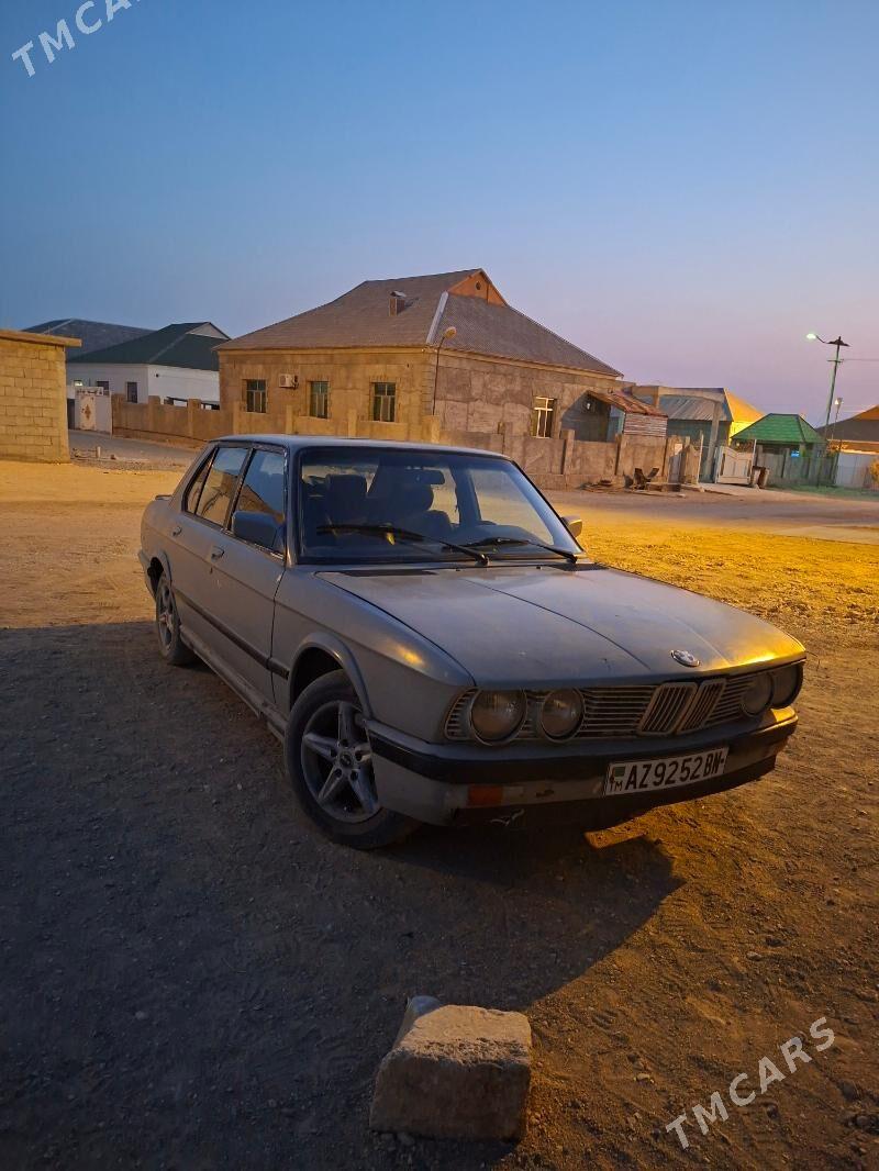 BMW 525 1987 - 26 000 TMT - Балканабат - img 5