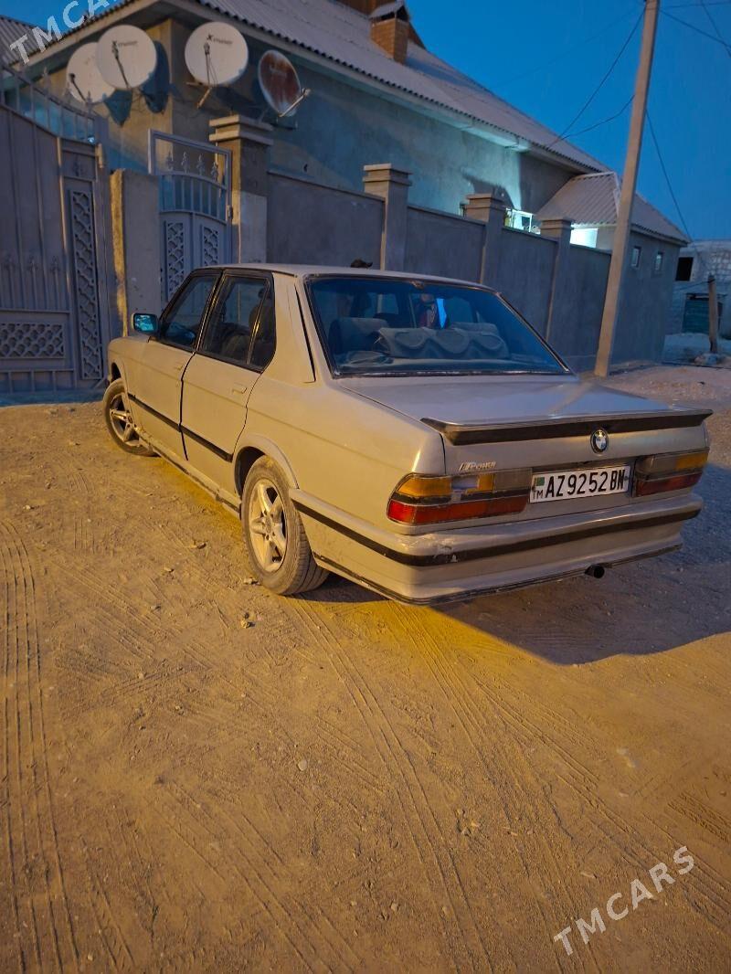 BMW 525 1987 - 26 000 TMT - Балканабат - img 7