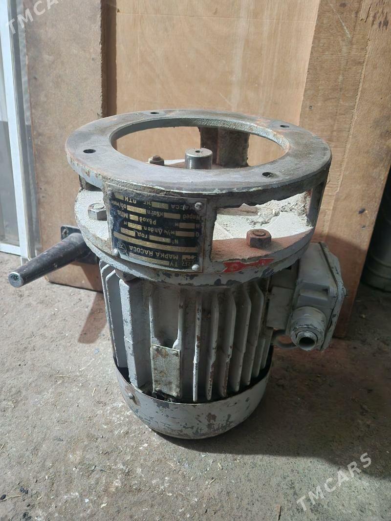 Двигатель / Dwigatel - Мир 1 - img 1