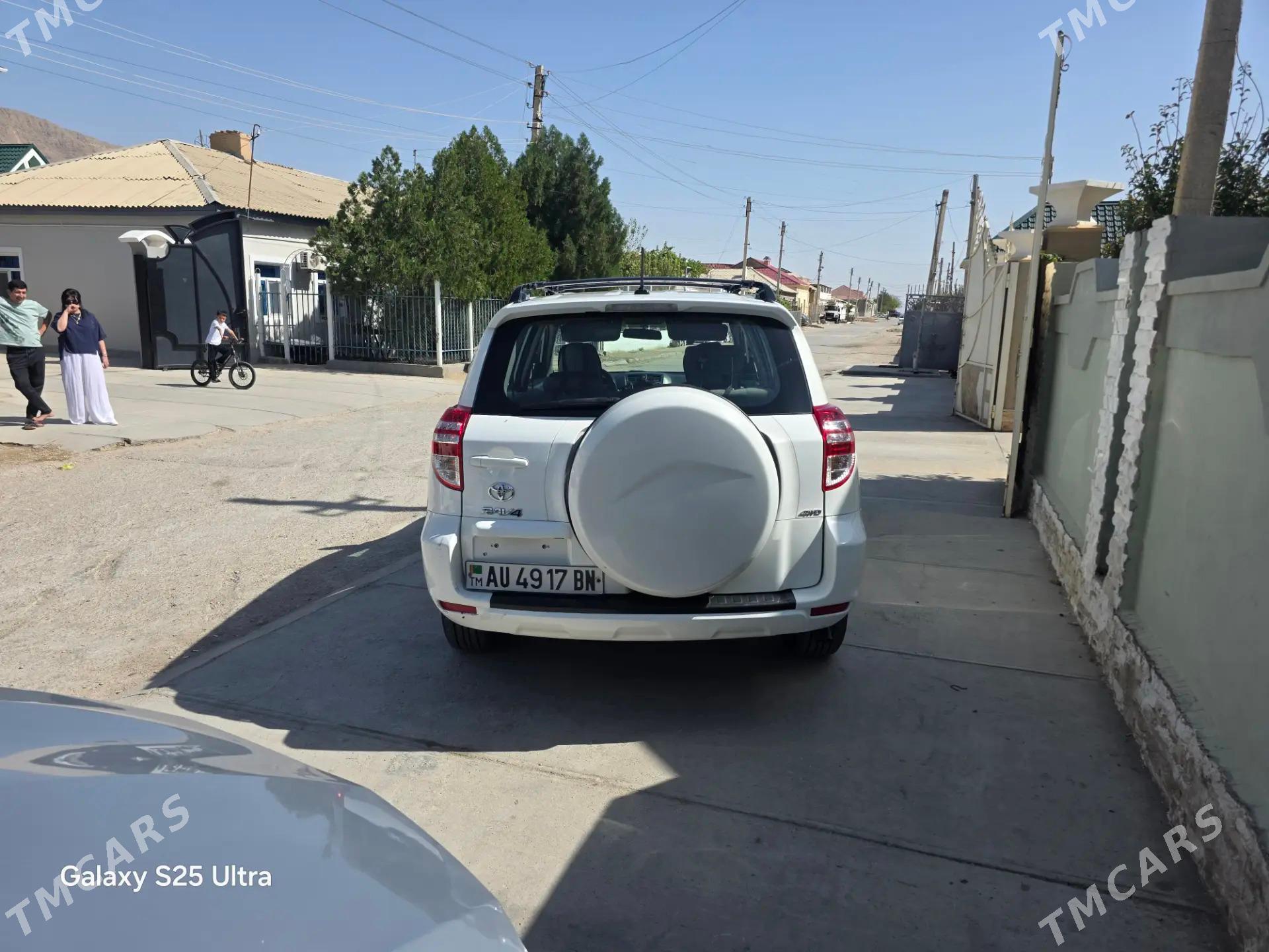 Toyota RAV4 2011 - 240 000 TMT - Балканабат - img 3