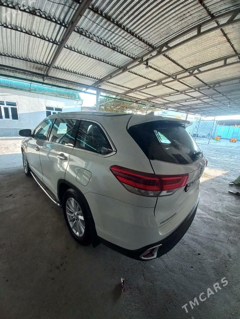 Toyota Highlander 2018 - 390 000 TMT - Ялкым - img 4