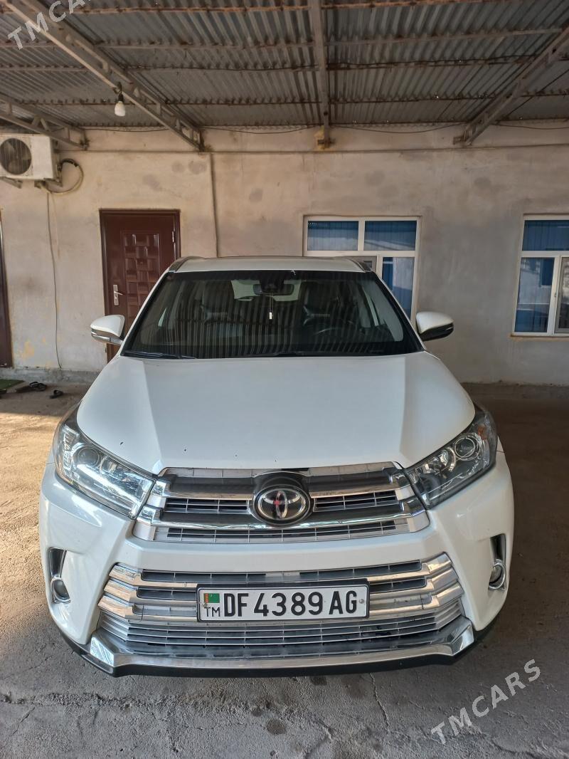 Toyota Highlander 2018 - 390 000 TMT - Ялкым - img 1