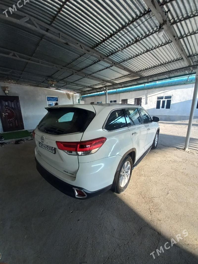 Toyota Highlander 2018 - 390 000 TMT - Ялкым - img 3