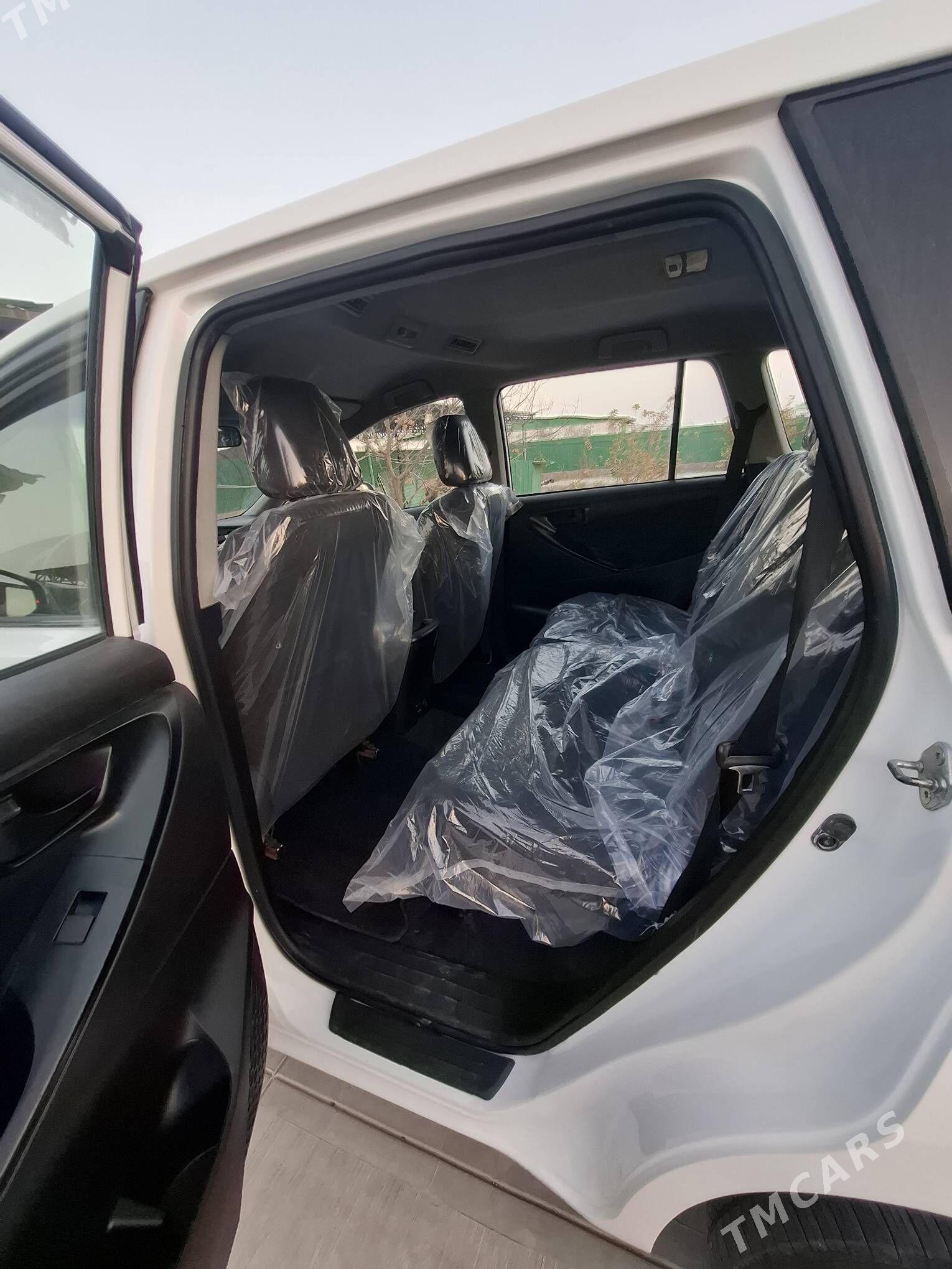 Toyota Innova 2022 - 270 000 TMT - Aşgabat - img 7