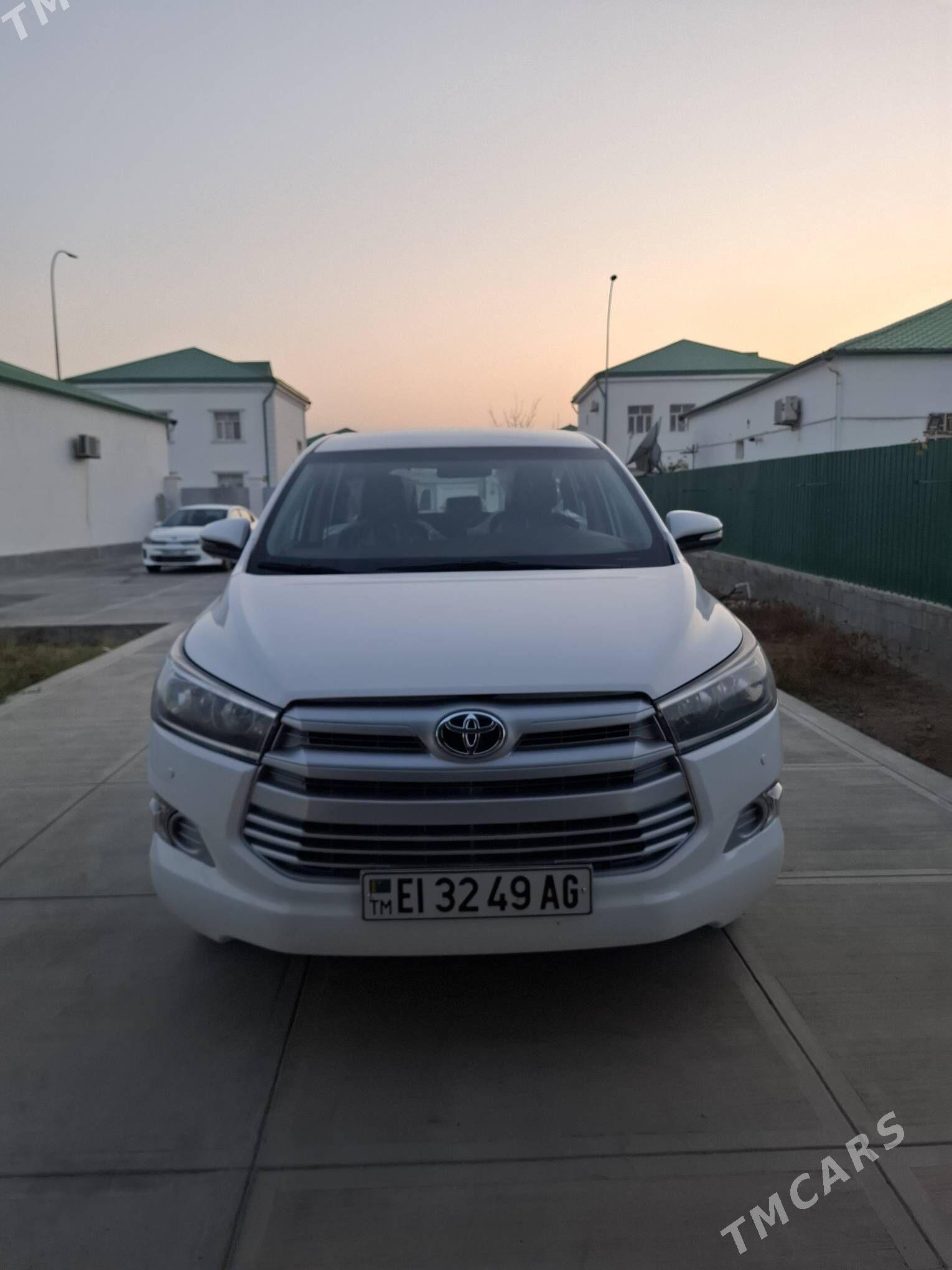 Toyota Innova 2022 - 270 000 TMT - Aşgabat - img 3