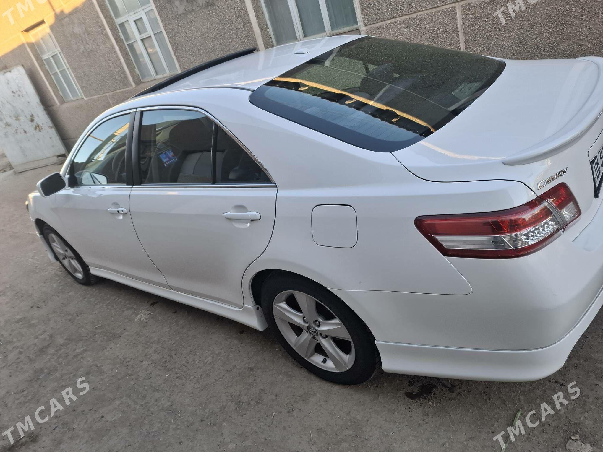 Toyota Camry 2011 - 280 000 TMT - Кёнеургенч - img 2