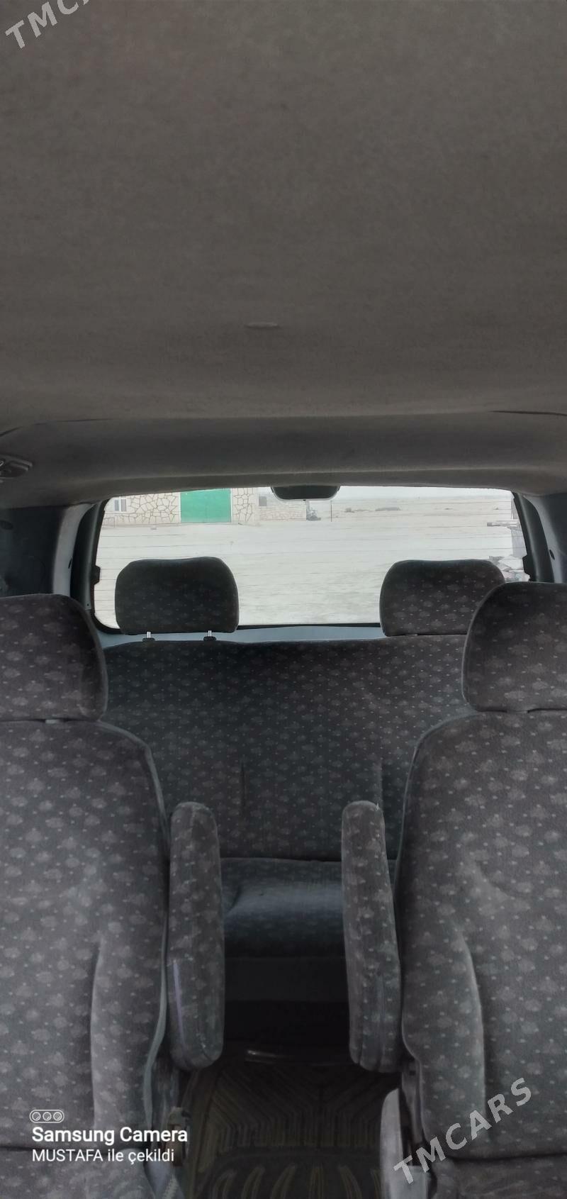 Kia Carnival 2000 - 40 000 TMT - Эсенгулы - img 6