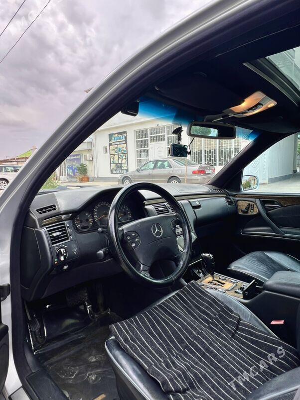 Mercedes-Benz E320 2002 - 150 000 TMT - Балканабат - img 8