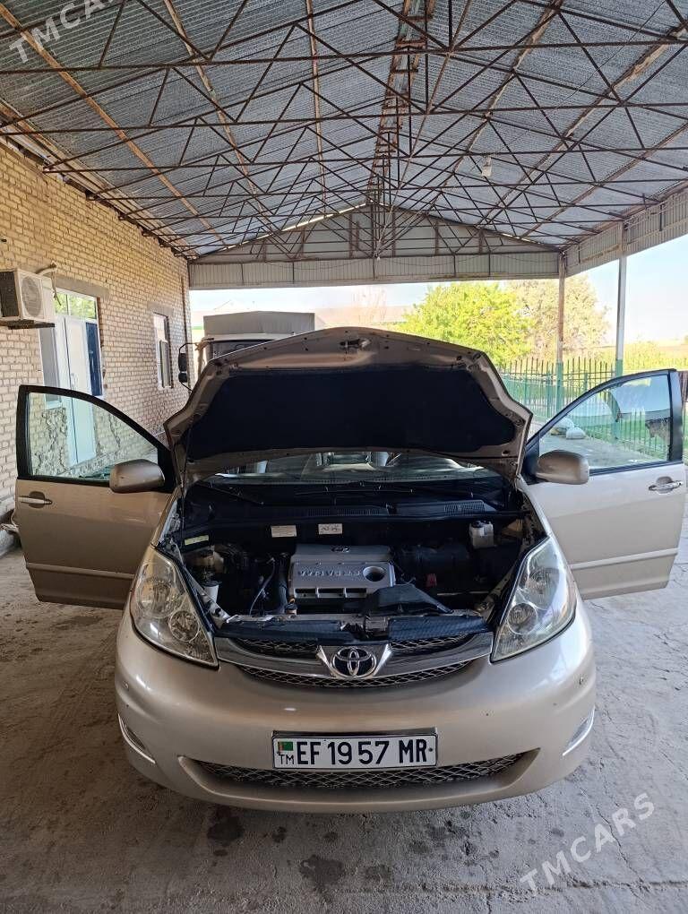 Toyota Sienna 2006 - 260 000 TMT - Каракумский этрап - img 2