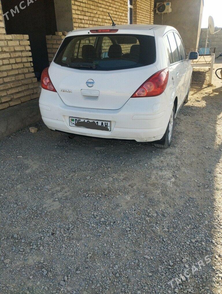 Nissan Versa 2012 - 120 000 TMT - Кака - img 2