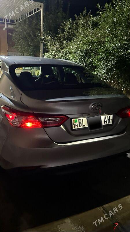 Toyota Camry 2018 - 300 000 TMT - Ak bugdaý etraby - img 3