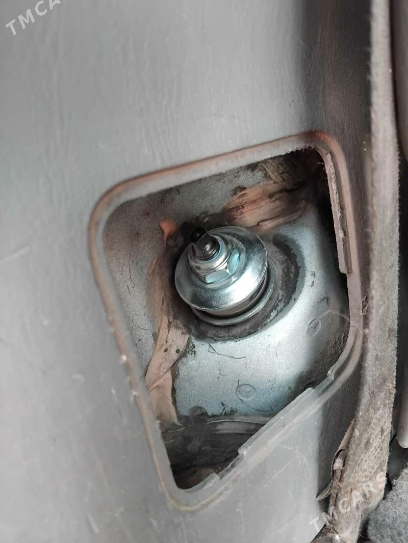 Toyota Sienna 2002 - 175 000 TMT - Сакарчага - img 7