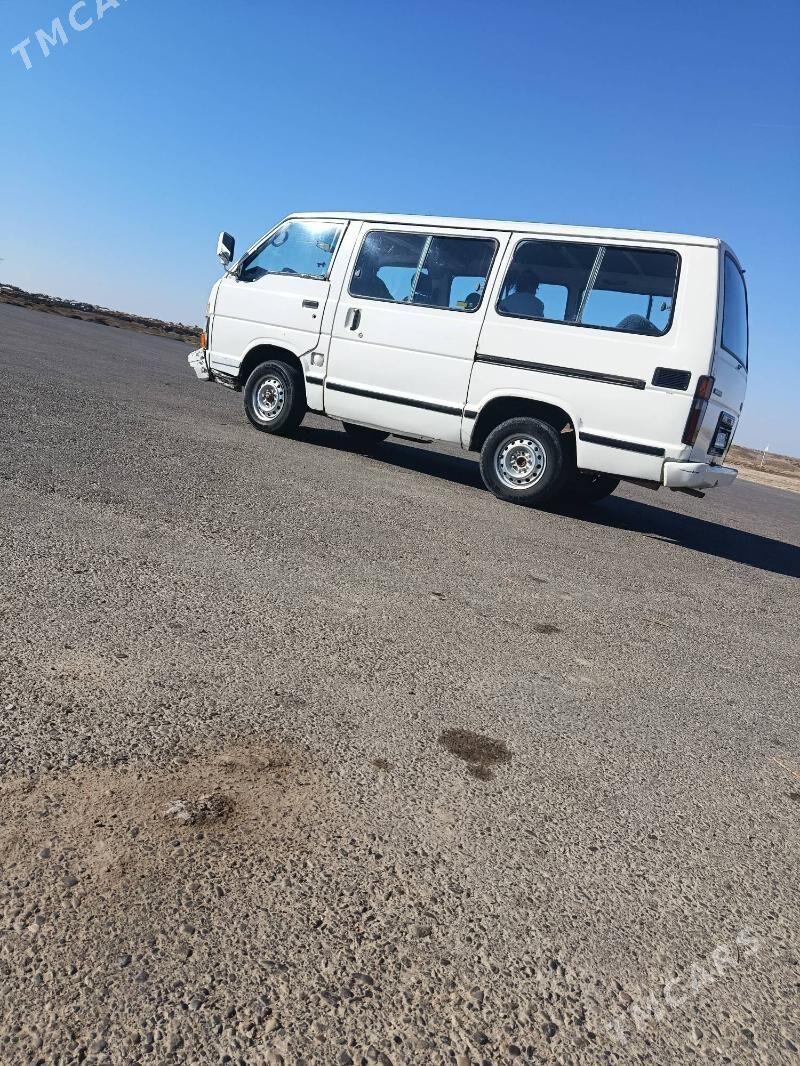 Toyota Hiace 1988 - 30 000 TMT - Murgap - img 3