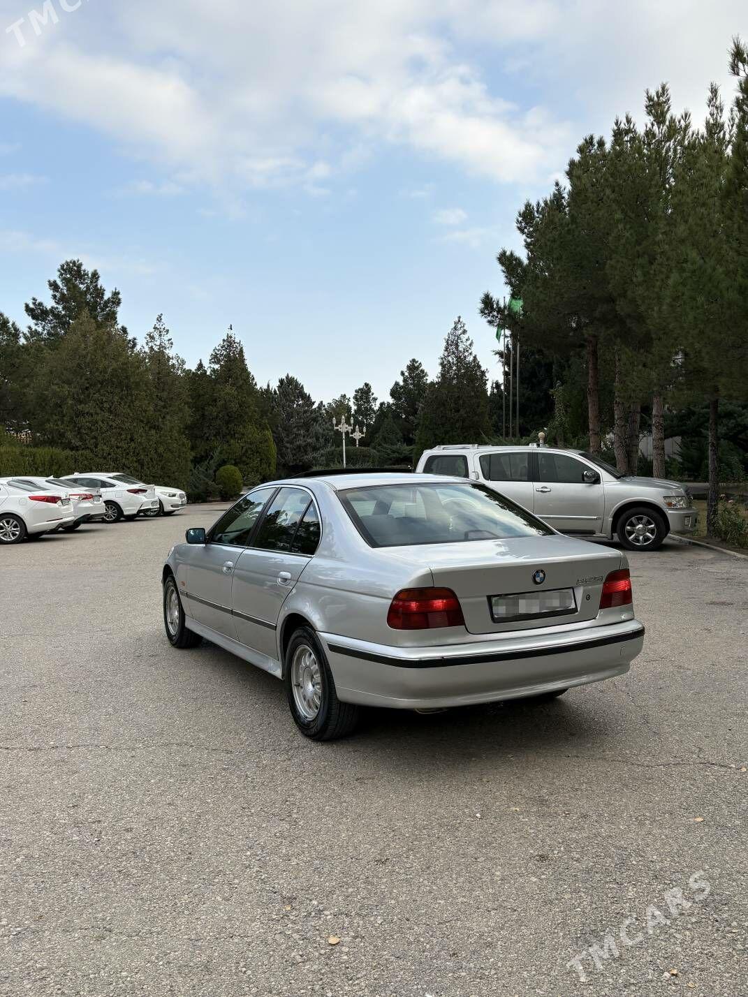 BMW E39 1999 - 100 000 TMT - Балканабат - img 5