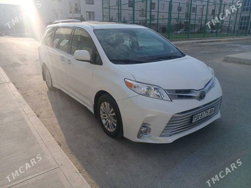 Toyota Sienna 2018 - 410 000 TMT - Köşi - img 3