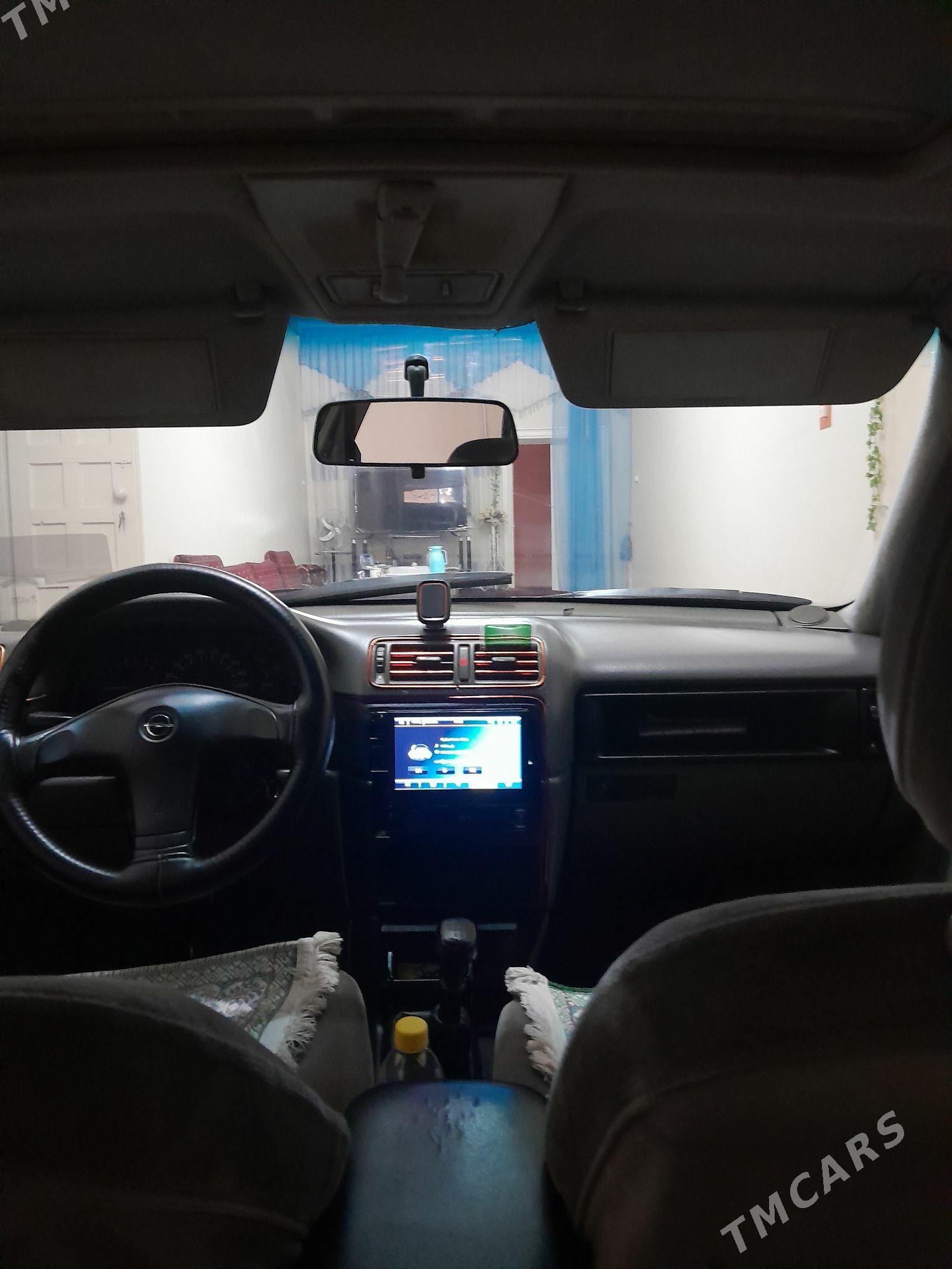 Opel Vectra 1990 - 48 000 TMT - Гурбансолтан Едже - img 3