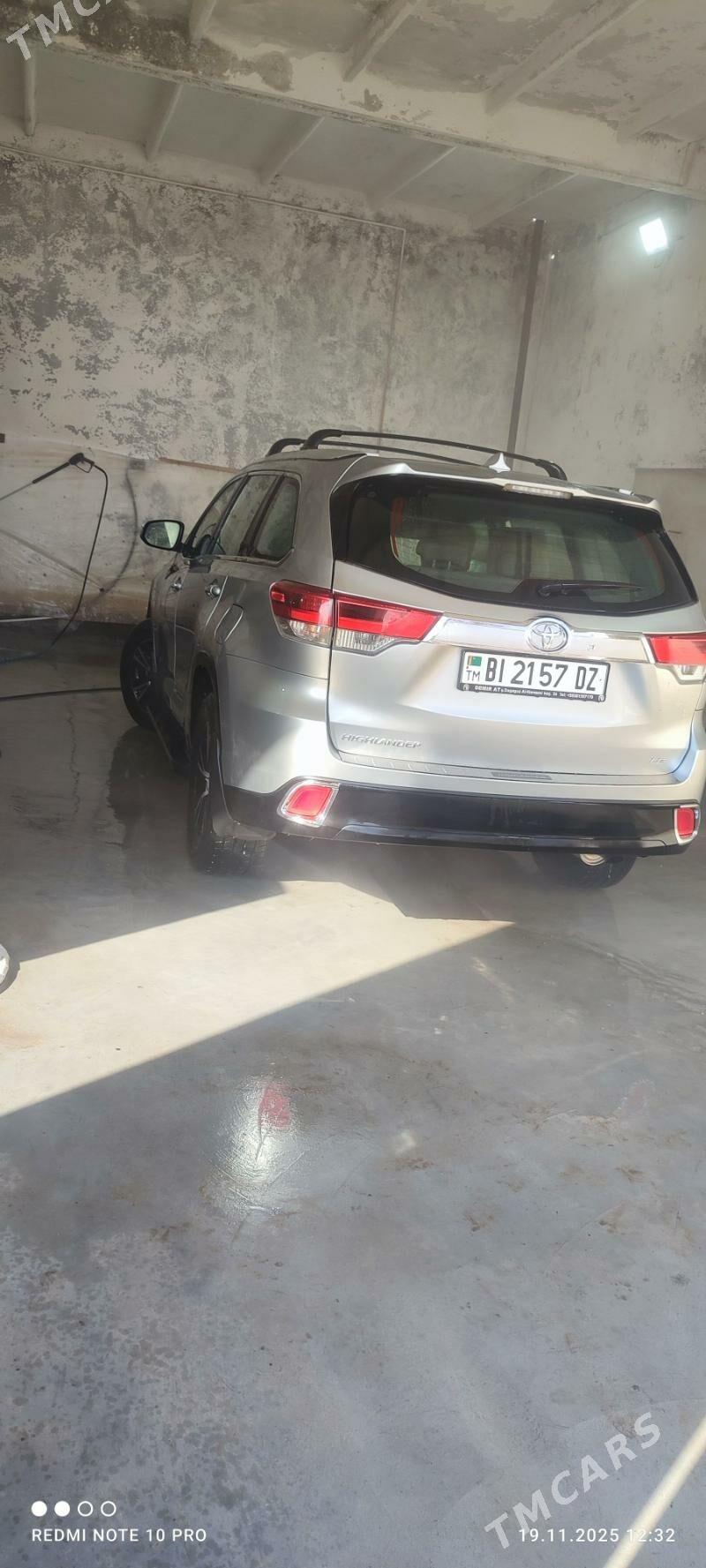 Toyota Highlander 2017 - 400 000 TMT - Türkmenbaşy etr. - img 1