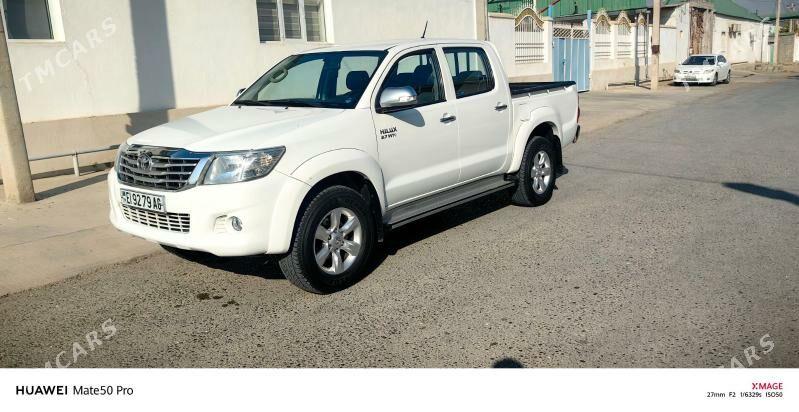Toyota Hilux 2015 - 400 000 TMT - Ашхабад - img 4
